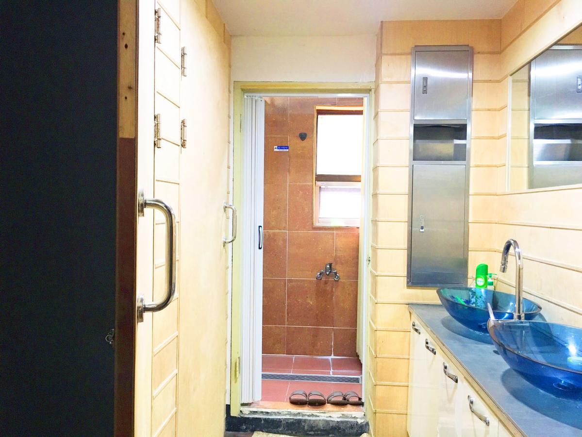 The Style Guesthouse Тегу Екстер'єр фото